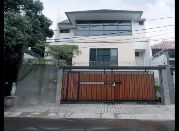 Rumah Disewakan di Hang Lekir Kby Baru Jakarta Selatan